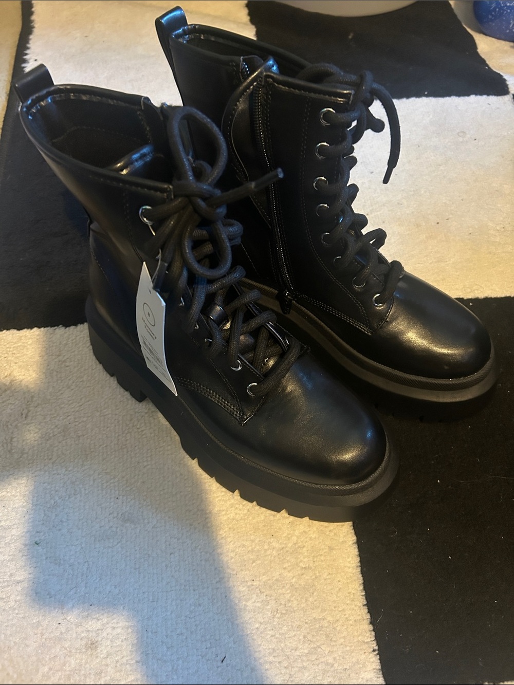 No boundaries combat boots size 8